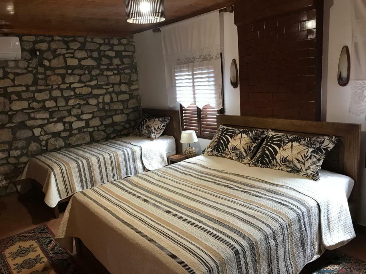 Guesthouse Arjan Berat Eksteriør billede