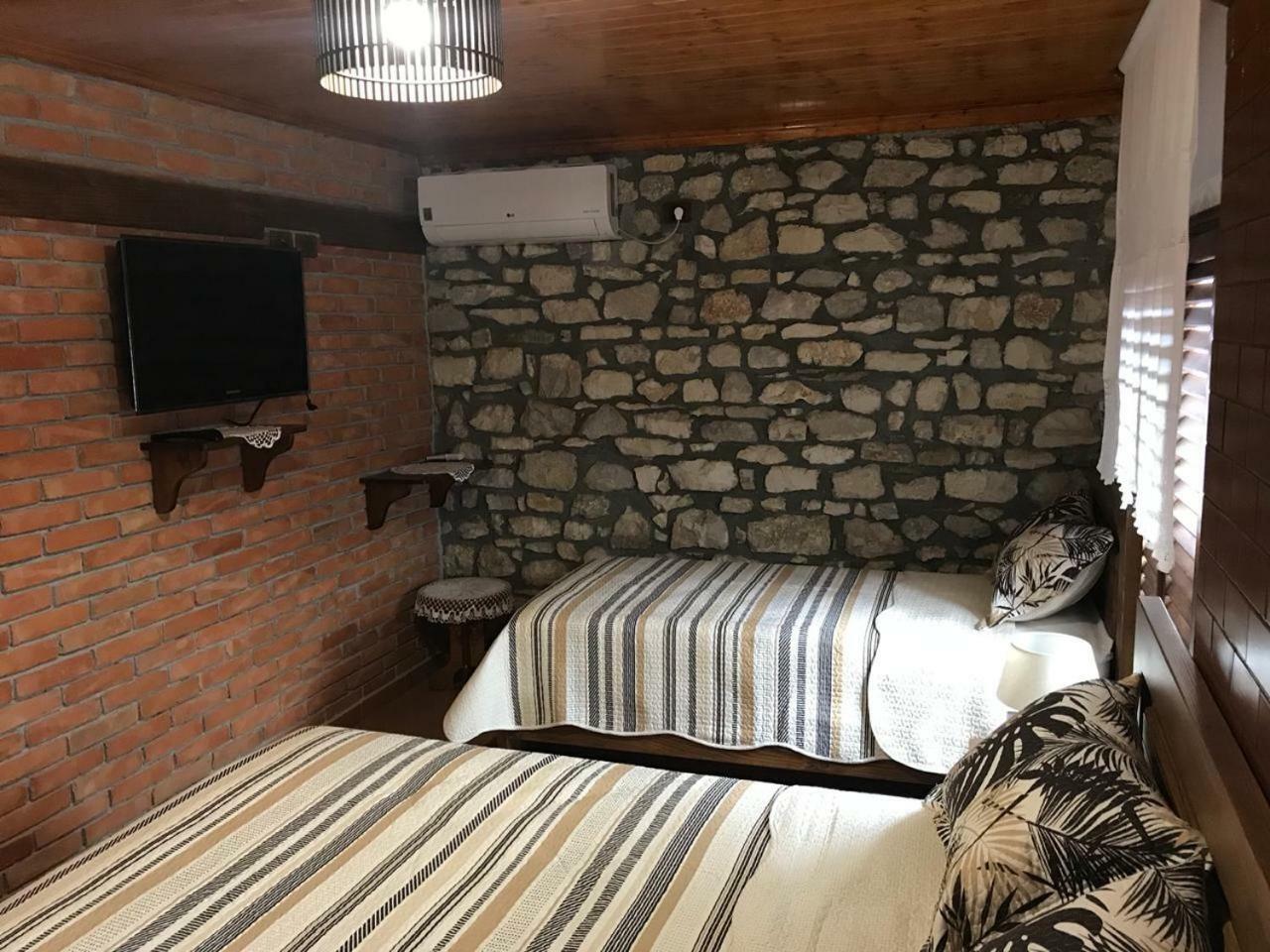 Guesthouse Arjan Berat Eksteriør billede
