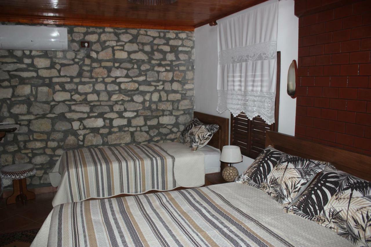 Guesthouse Arjan Berat Eksteriør billede